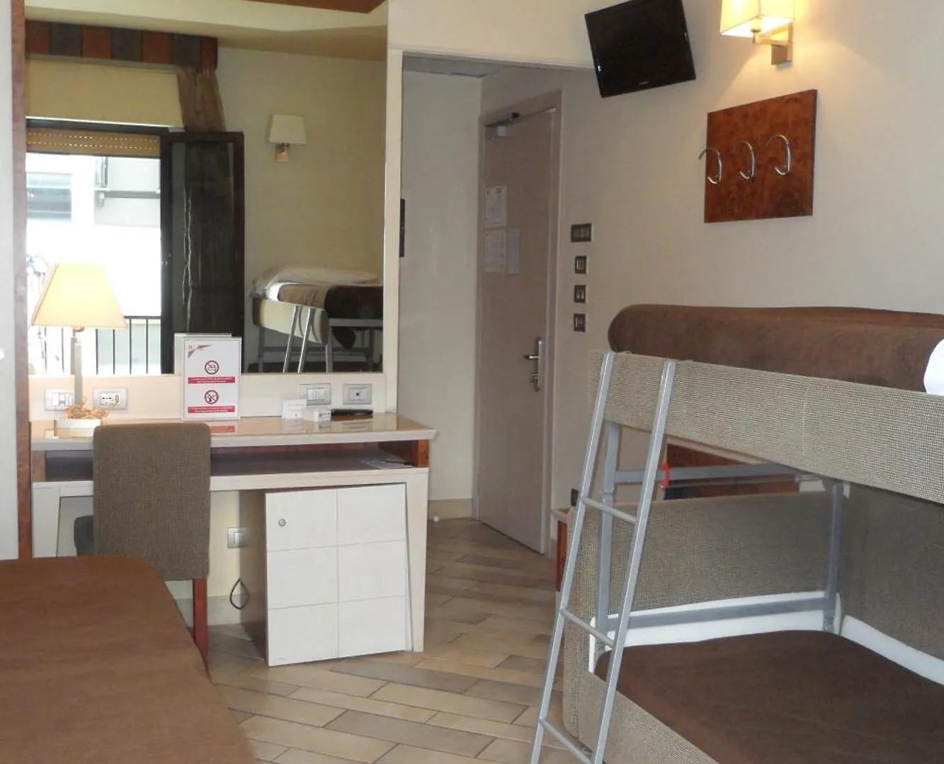 Hotel Eden Viareggio 3*,  Italy